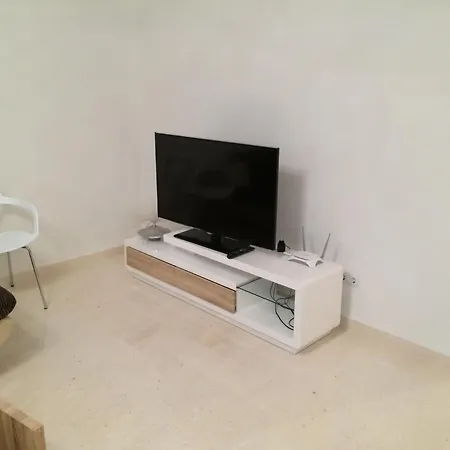 Villa Bachelor Apartments *