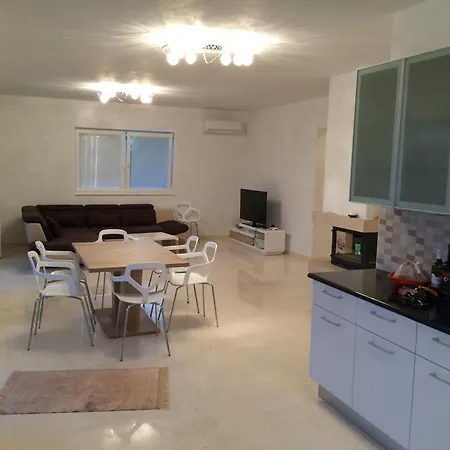 Villa Bachelor Apartments Apartment *