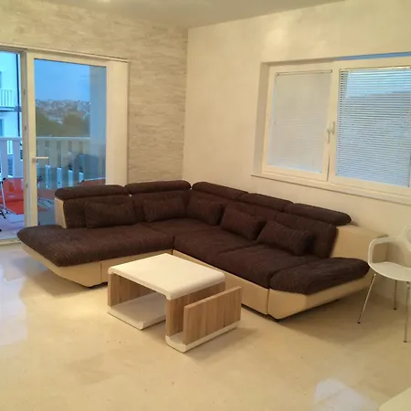 Bachelor Apartamento *