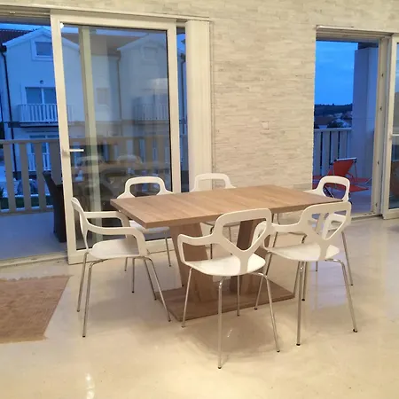 Villa Bachelor Apartments Vodice