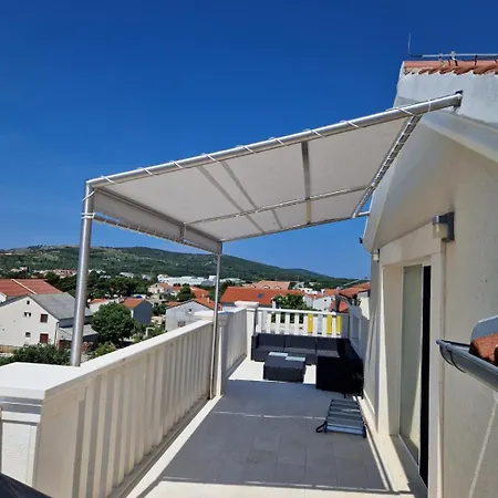 Apartment Villa Bachelor Apartments *