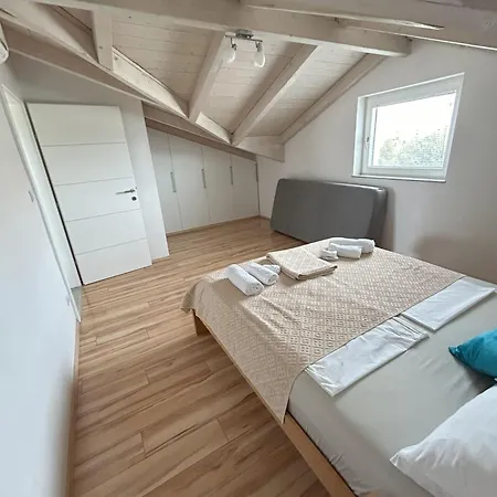 Bachelor Apartamento *