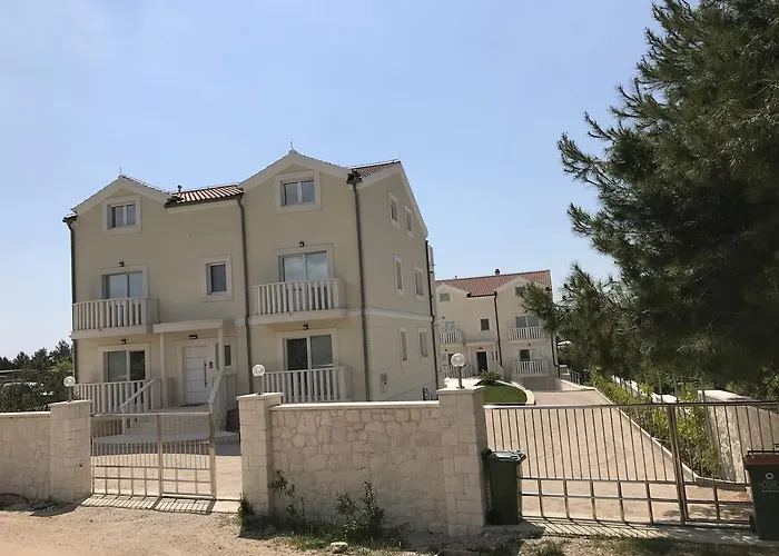 Villa Bachelor Apartments Apartment *