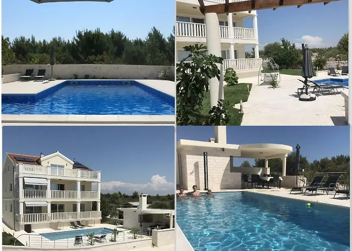 Apartment Villa Bachelor Apartments